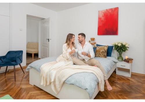 Sector 3 Apartment | Relaxing Studio - ParkLake Mall & Metro Access