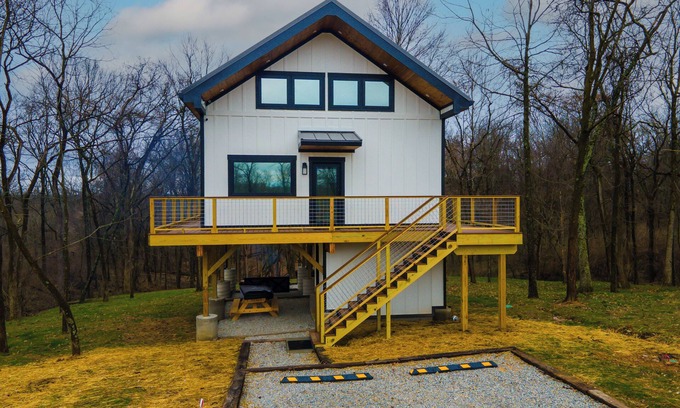 Rising Sun Cabin | Relaxing Treehouse Cabin-2Bd/1Ba with HotTub & Sauna