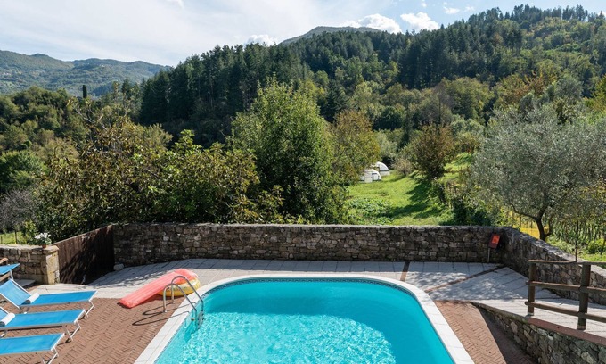 Argigliano Apartment | Relaxing Tuscan Home with WiFi