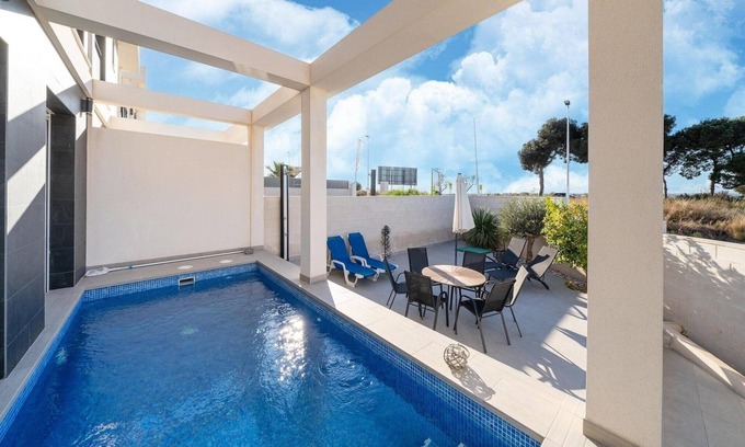 Puerto Marino Villa | Relaxing Villa Near Carabassi