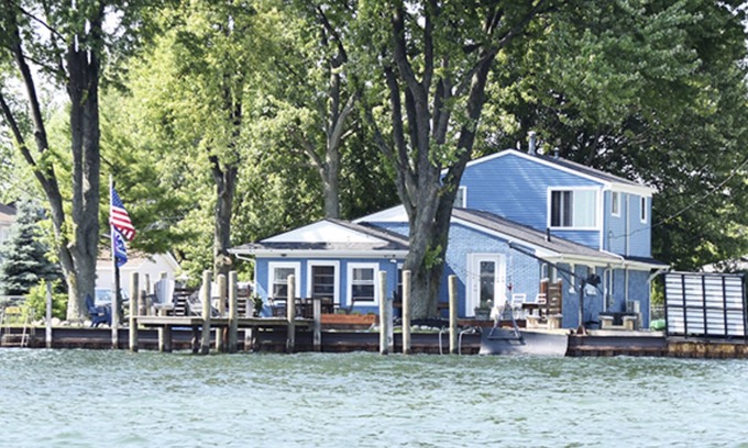 Anchorville House | Relaxing Waterfront Getaway with Hot Tub
