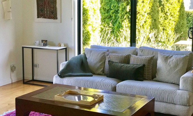 Relbia Cottage | Relbia Retreat Cottage - Private beautiful rural and garden views
