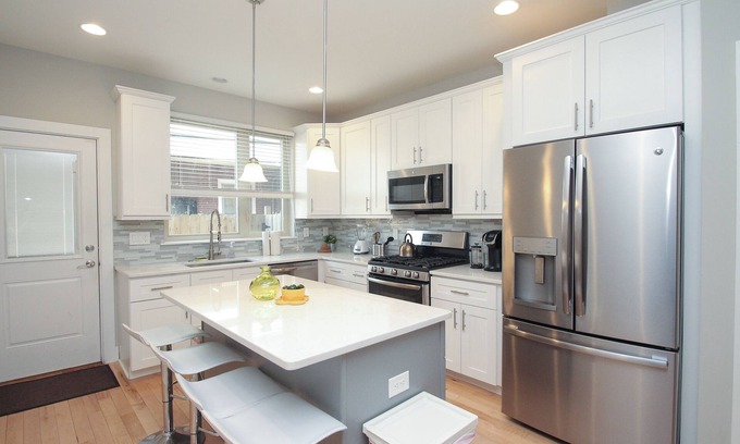 Newbold House | Remarkable Downtown Home! Roof Deck! Sleeps 2-16+! Free St. Parking!