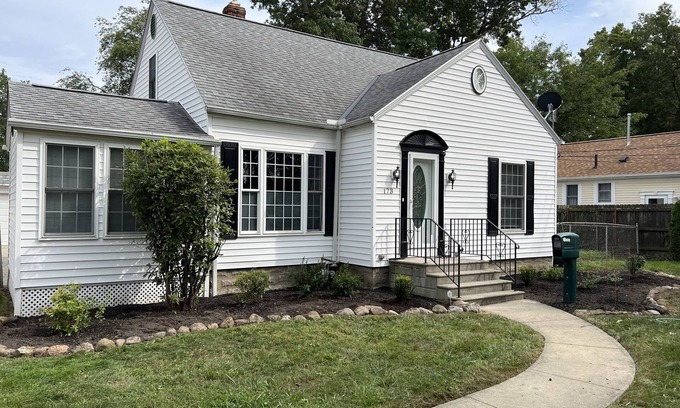 Avon Lake House | Remodeled Charming Avon Lake Home