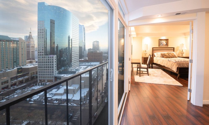 LoDo Condo | Remodeled Downtown Condo-19th floor- gym-Amazing Views