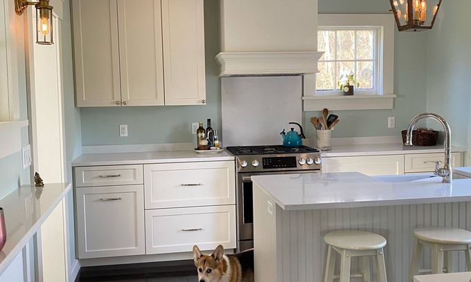 Fishs Eddy House | Remodeled historical farmhouse with luxury kitchen and bathrooms
