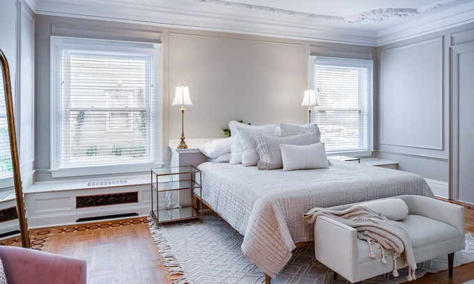Rochester House | Remodeled Historical Unit With King Bed Walking Distance To Many Attractions!