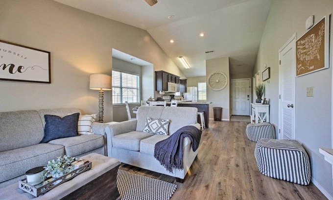 Indian Point Condo | REMODELED: Lake View, Min. to Silver Dollar City!