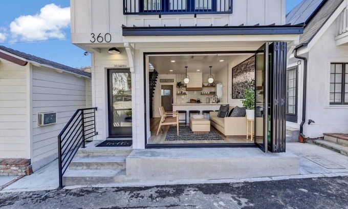 Avalon House | Remodeled Rooftop Deck Home | Casino & Ocean Views