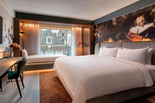 Burgwallen Nieuwe Zijde Hotel | Renaissance Amsterdam Hotel