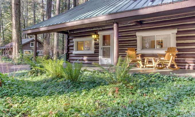 McKenzie Bridge House | Renee's Log House