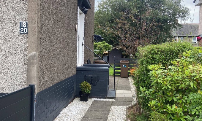 Renfrew Apartment | Renfrew Apartment Near Glasgow Airport