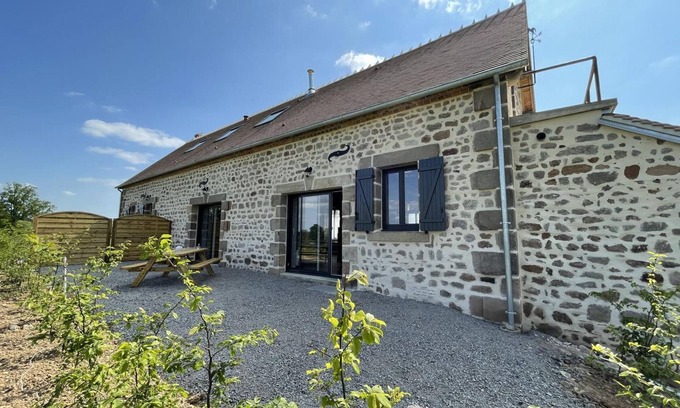 Ygrande Cottage | Renovated 18th-century farmhouse with garden, fireplace, Wi-Fi, and parking