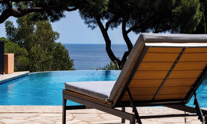 Plage de la Garonnette Villa | Renovated 4 bedroom villa with SEA VIEW - 250m from the beach - pool - garden
