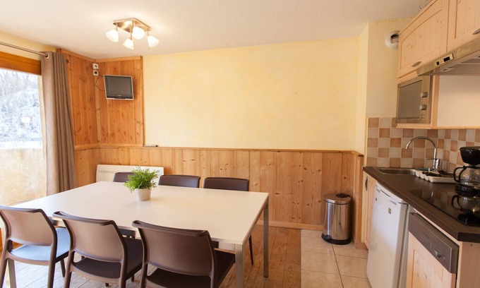 Briancon Apartment | Renovated and Comfortable Apartment · Ski-in/Ski-out · Free Wifi & Cabin