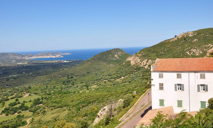 Lunghignano House | RENOVATED BERGERIE CLIMATISEE PANORAMIC VIEW POOL HEATED BEACHES A 12MN