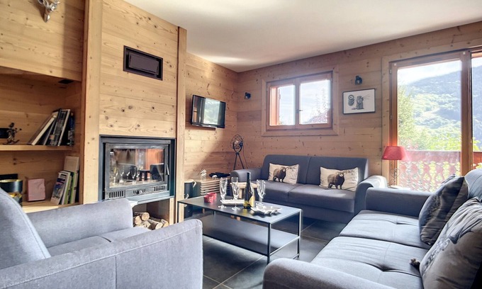 Les Allues Ski Chalet | Renovated chalet with jacuzzi, fireplace and terrace in Méribel