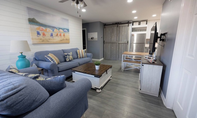 North Ocean City Condo | Renovated Condo w/Private Courtyard and Free WIFI