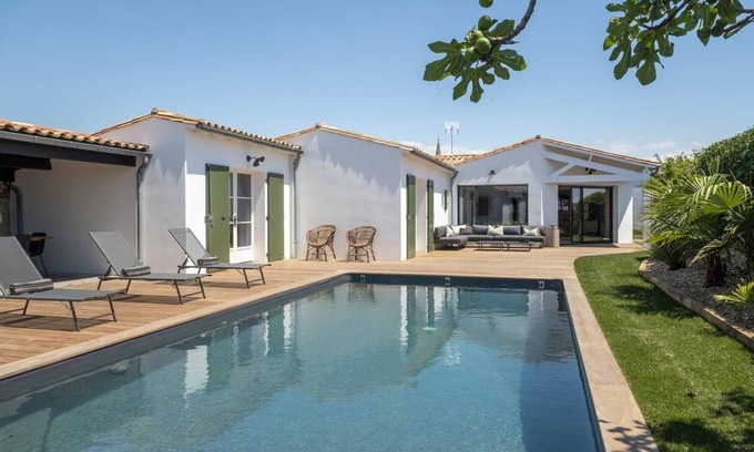 Sainte-Marie-de-Re House | Renovated family house with heated pool in a quiet area