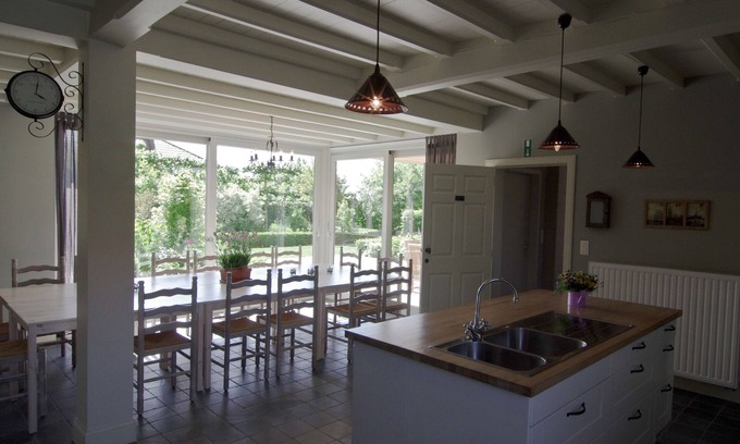 Beernem House | Renovated farmhouse 18 people