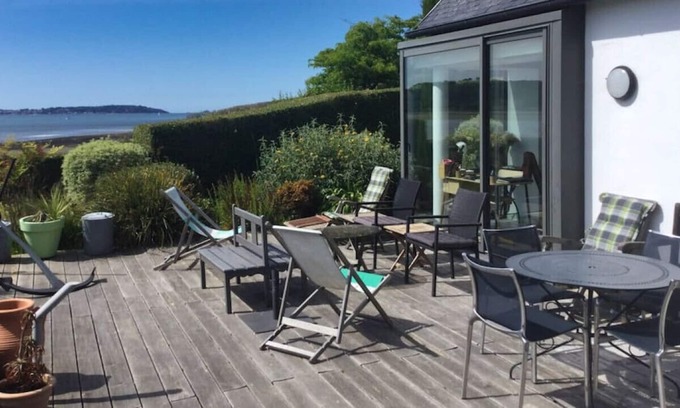 Plouezoch House | Renovated fisherman's house - Sunset on the terrace