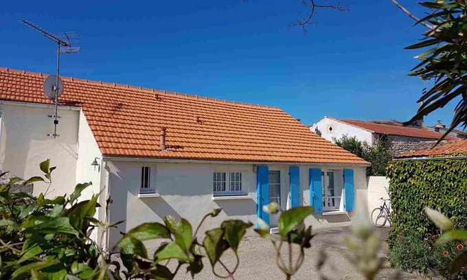 La Cotiniere House | Renovated fisherman's house port de la Cotiniére ile d'Oléron 190 m from beach