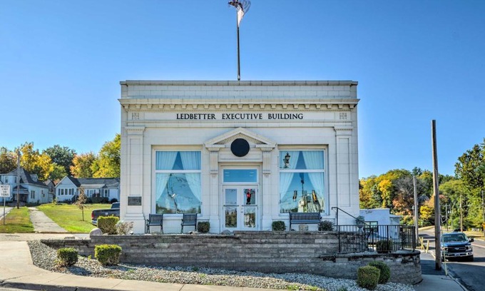 Bartonville House | Renovated Historic Cottage about 4 Mi to Peoria!