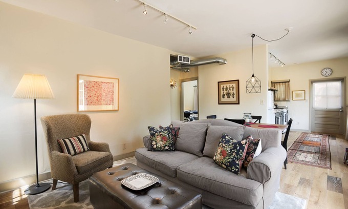 Downtown Santa Fe House | Renovated quiet adobe casita. 2 queen bed, 2 bath, only 10 min walk to Plaza!