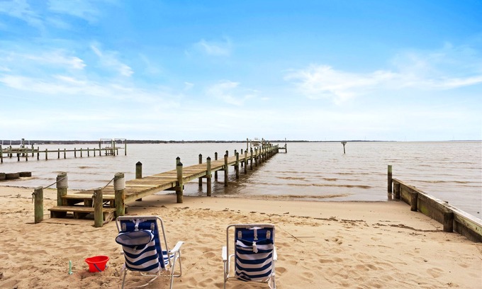 Sharps House | Renovated River House l Private Beach and Dock l Unforgettable Views