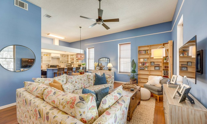 Downtown Apartment | Renovated San Marcos Vacation Rental w/Balcony!