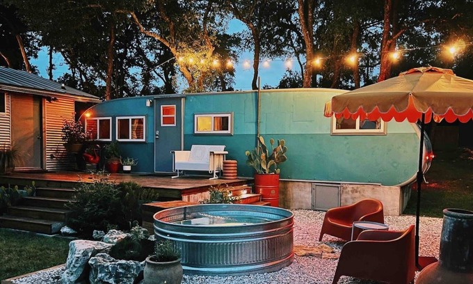 Austin House | Renovated Spartan + 3 acres + private pool “BB”