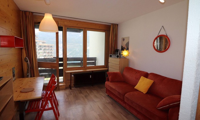 Le Lavachet Apartment | Renovated studio near slopes with balcony