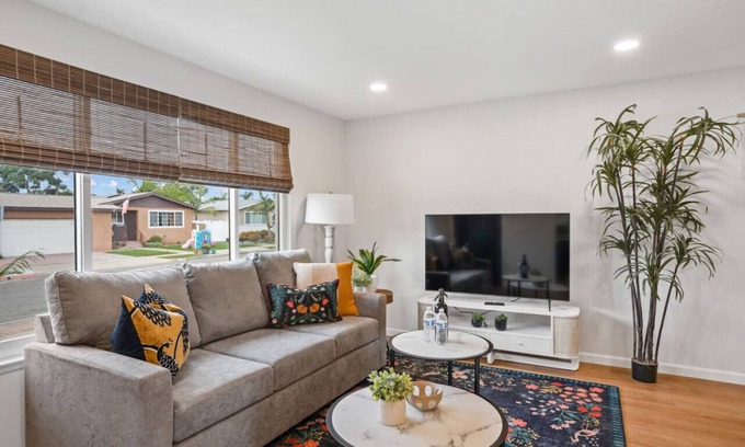 Clairemont Mesa House | Renovated Urban Oasis the Heart of San Diego