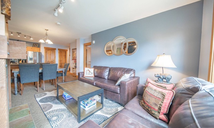 River Run Condo | Renovated & Warm Unit, Close to The Slopes!