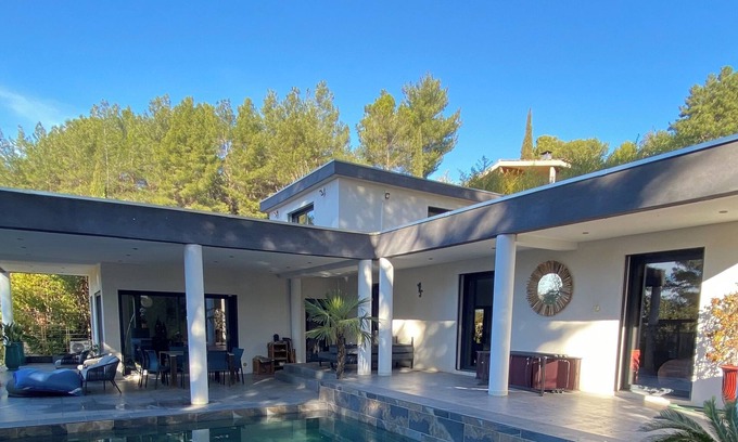 Grand Sud Villa | Rent contemporary architect villa 200m2 Aix en Provence