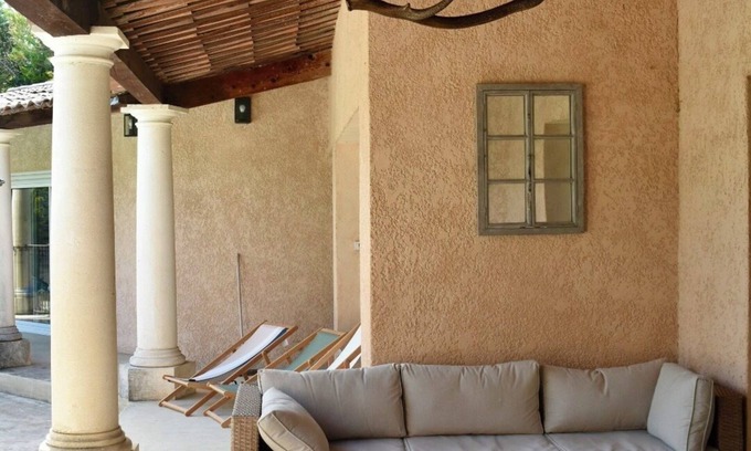 Aix-en-Provence Villa | Rent villa with secure pool - sleeps 10 - Aix-en-Provence