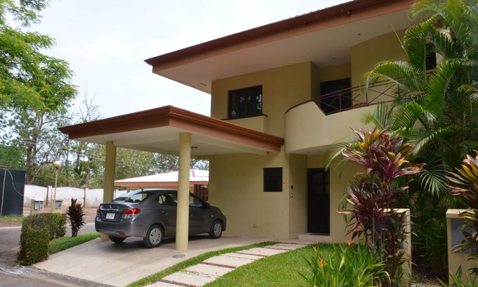 Tarcoles House | Reserve this beautiful Costa Rican villa and experience the best of Costa Rica
