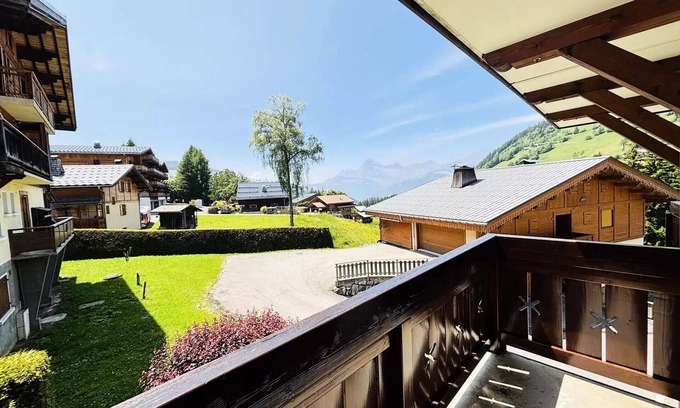 Notre-Dame-de-Bellecombe Apartment | Residence Les Oursons - 3 Rooms for 6 People