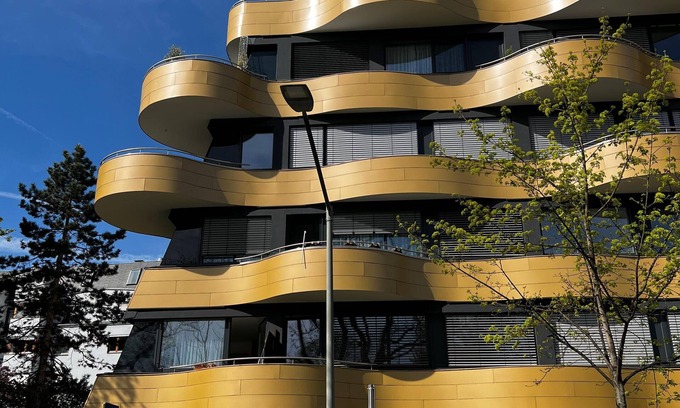 Gries Apartment | Reside in the Golden Wave