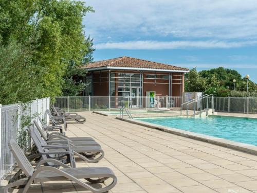 Saint-Saturnin-les-Avignon Resort | Residence Sun Hols Les Rives du Lac