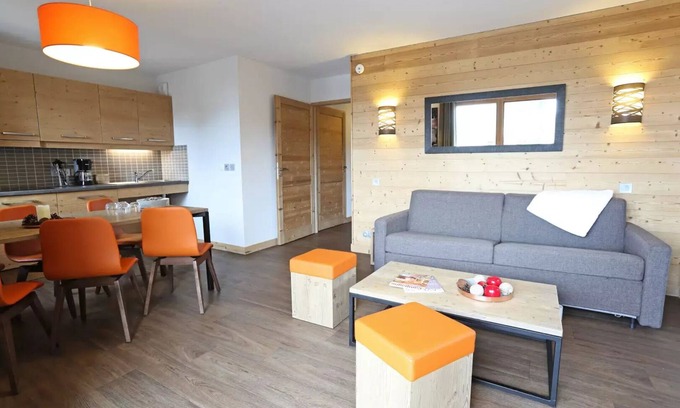 Les Menuires Apartment | Residence Club MMV Le Coeur des Loges* - 2 rooms for 4 people Mountain View