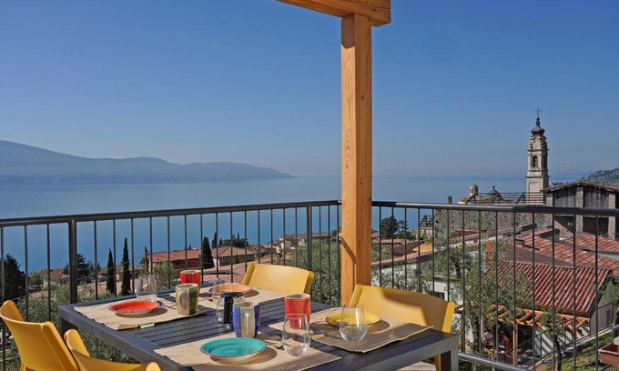 Gargnano Apartment | Residence Dany appartamenti con cucina vista lago piscina e parcheggio