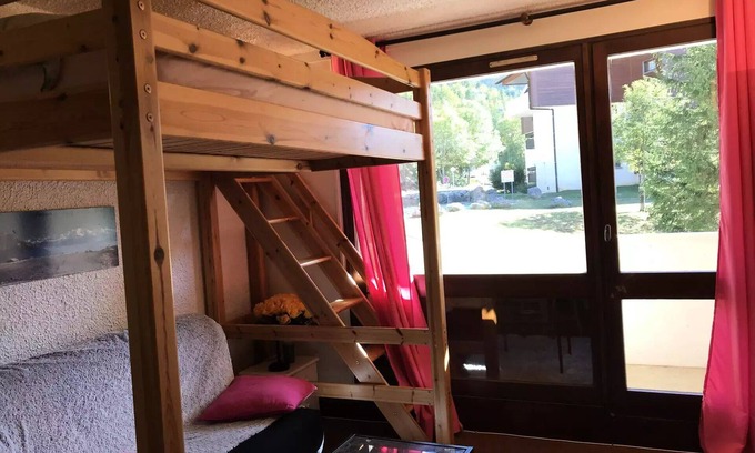 Correncon-en-Vercors Apartment | Residence Herbouilly - Coquet studio foot des pistes
