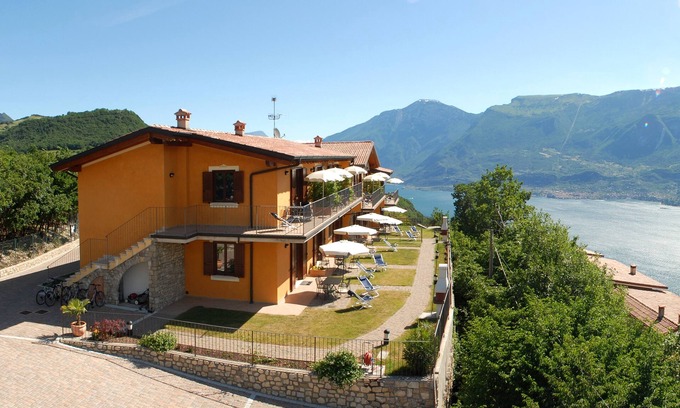 Tignale Apartment | Residence Garden: Two-room apartment with garden
