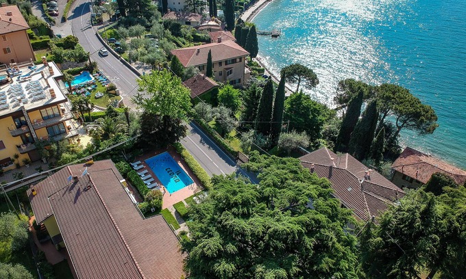 Malcesine Apartment | Residence Il Cedro APT 1-Pool and lake view, Residence Il Cedro APT 1 - Piscina e vista lago