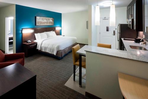 Downtown Richmond Hotel | Residence Inn by Marriott Richmond Downtown