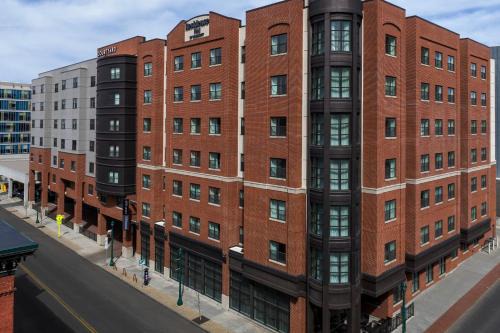 Downtown Syracuse Hotel | Residence Inn Syracuse Downtown at Armory Square