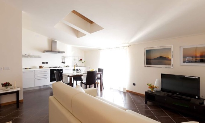 Cavaion Veronese House | Residence le Torri - M* - Elegant two-room apartment Lake Garda Bardolino