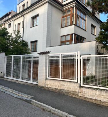 Hanspaulka Apartment | Residence Sarka