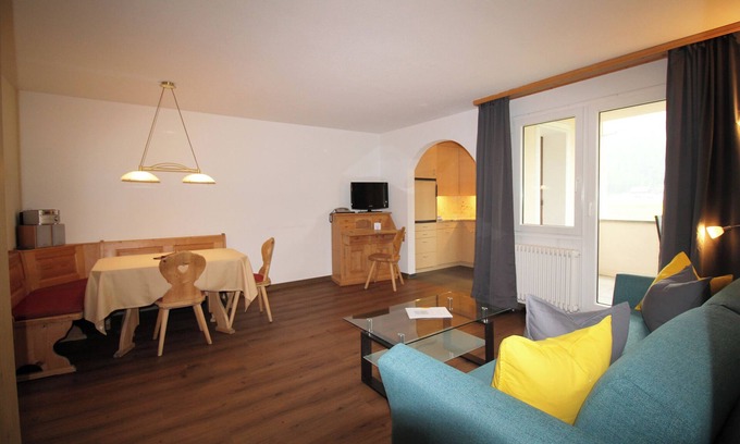 Sils-Maria Apartment | Residenza Lagrev - 2 room flat no. 005 - type 21A - raised ground floor - south